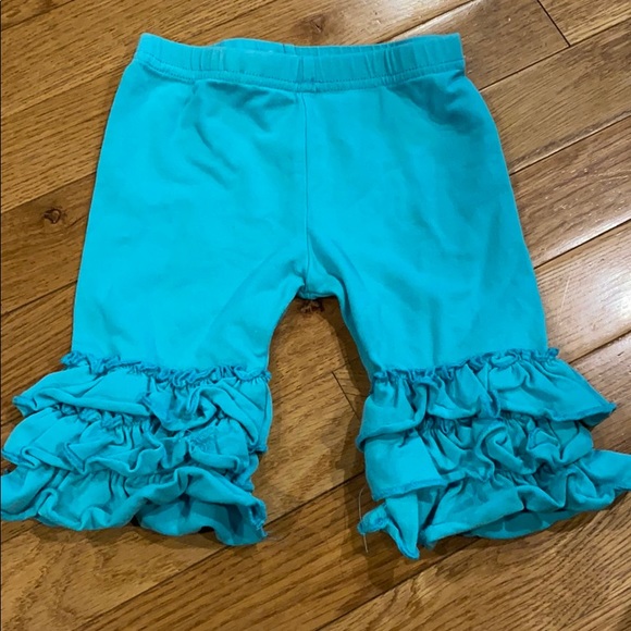 Ruffled Shorts Bundle! - Picture 4 of 5